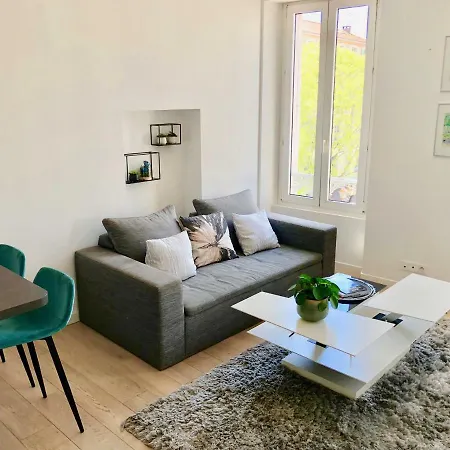 Bright & Modern In The Heart Of Apartment *