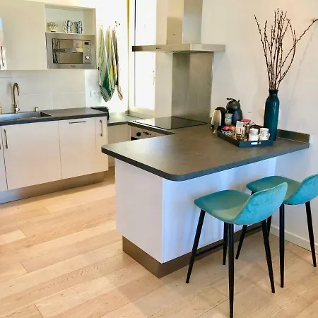Bright & Modern In The Heart Of Apartment *