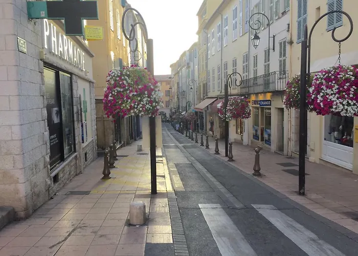 Bright & Modern In The Heart Of Daire *